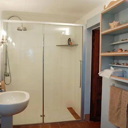 Villa Solcio Sleeps 5 Wifi *